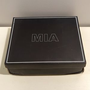 MIA high-heeled sneakers, size 7, olive